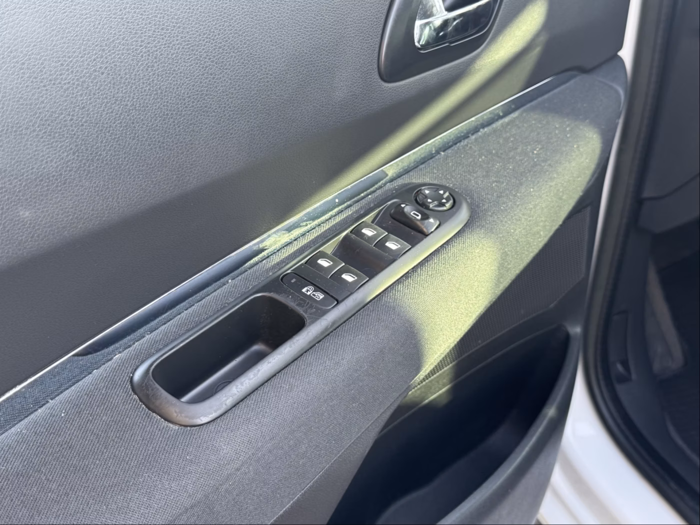 Peugeot 5008 фото 20