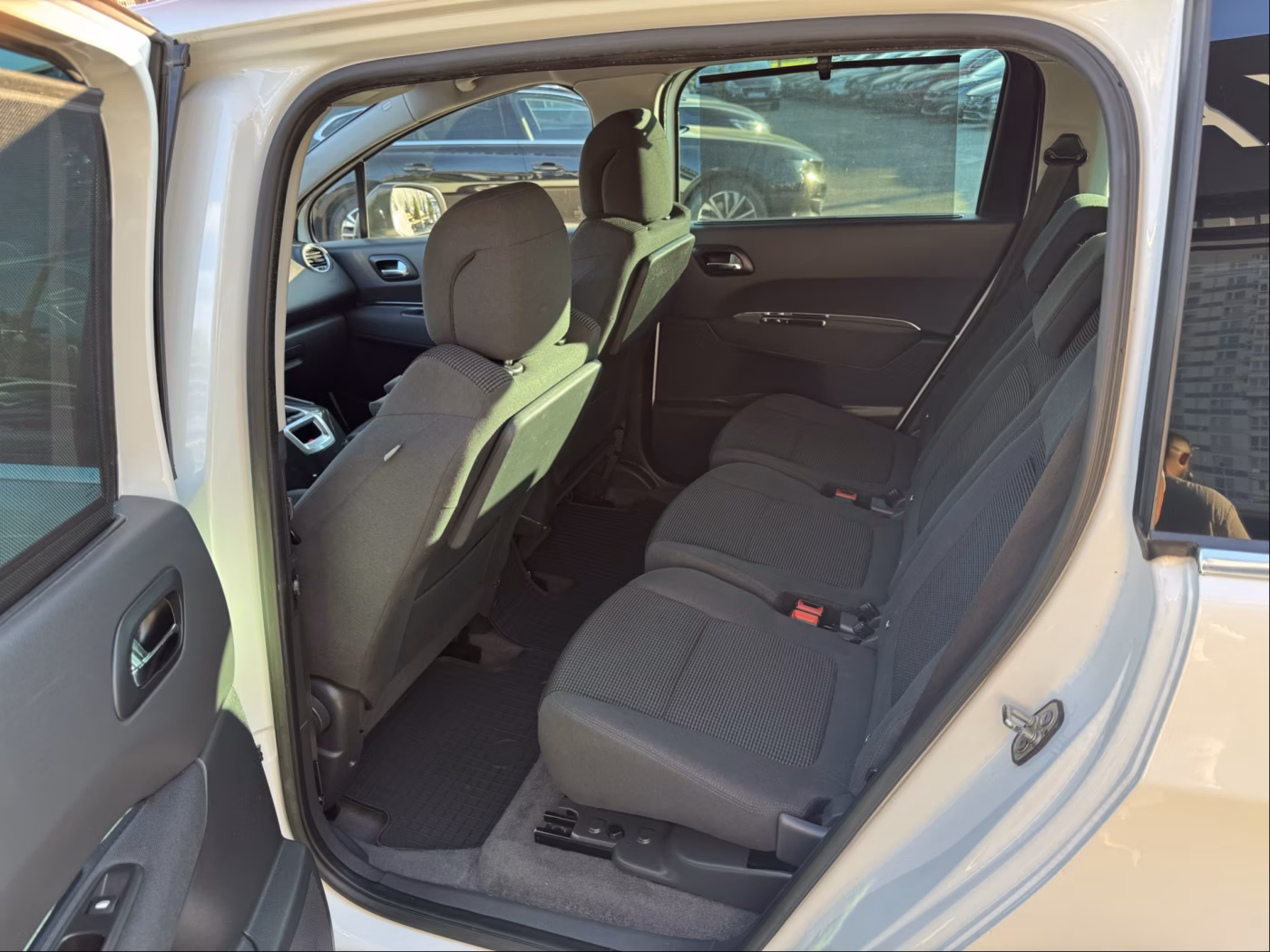 Peugeot 5008 фото 19