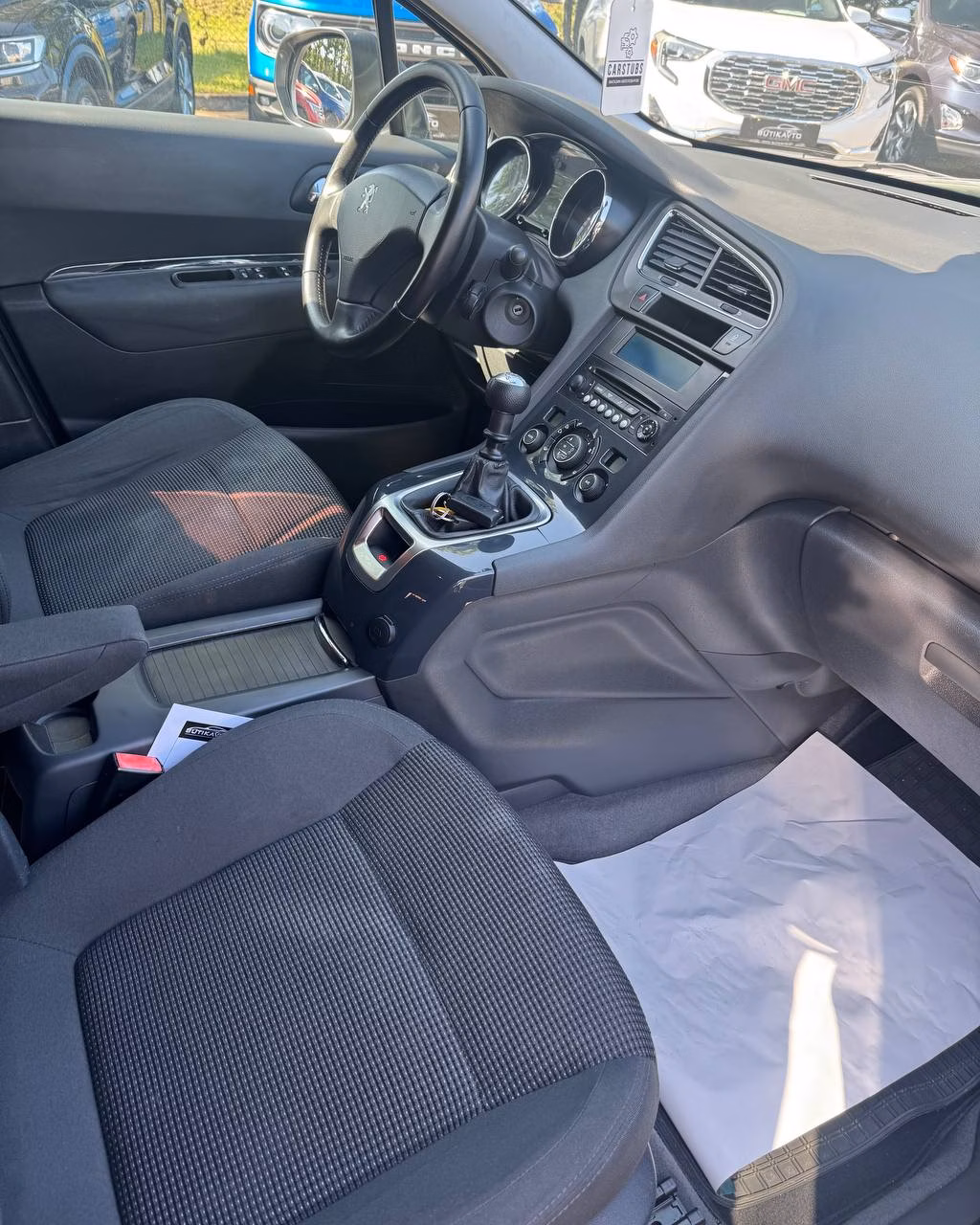 Peugeot 5008 фото 14