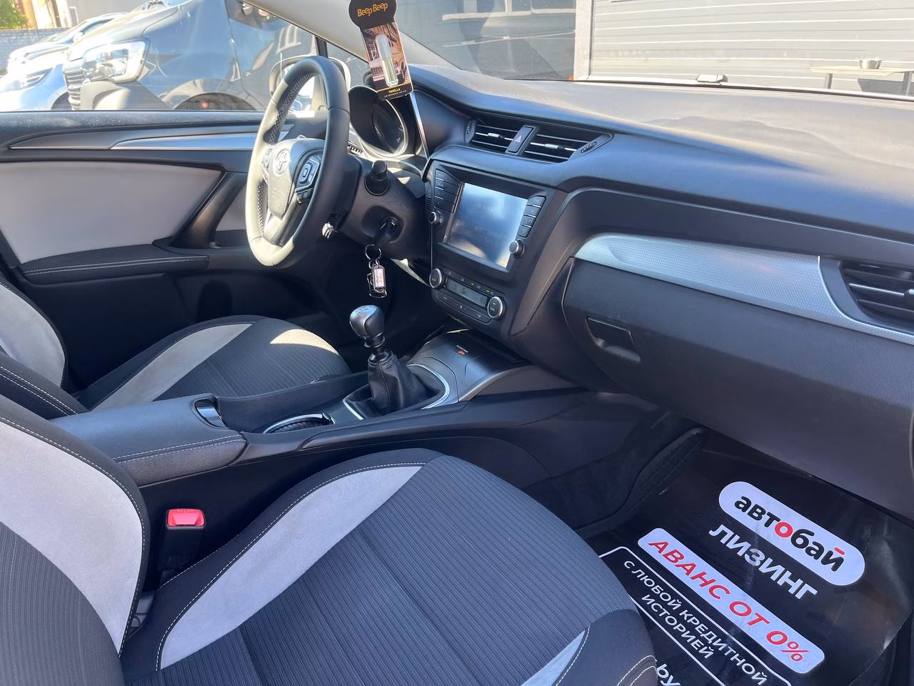 Toyota Avensis фото 22