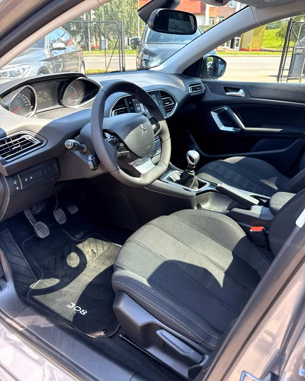 Peugeot 308 фото 11