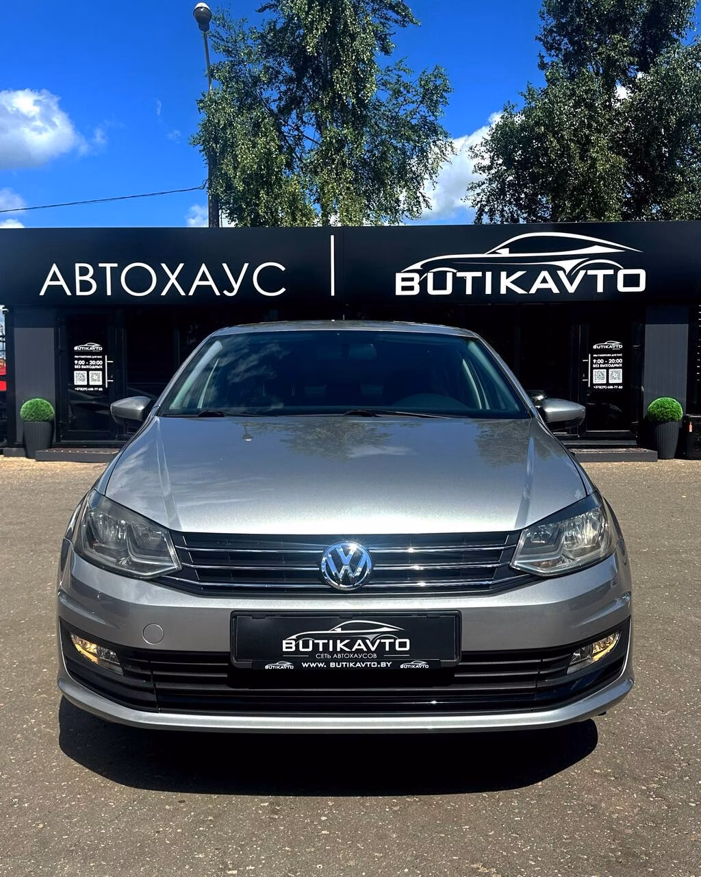 Volkswagen Polo Sedan фото 2