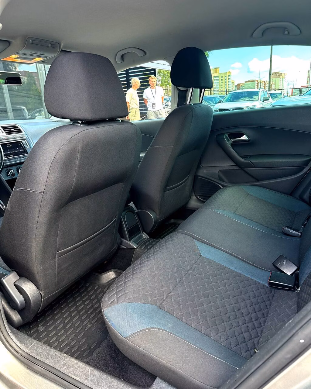 Volkswagen Polo Sedan фото 12