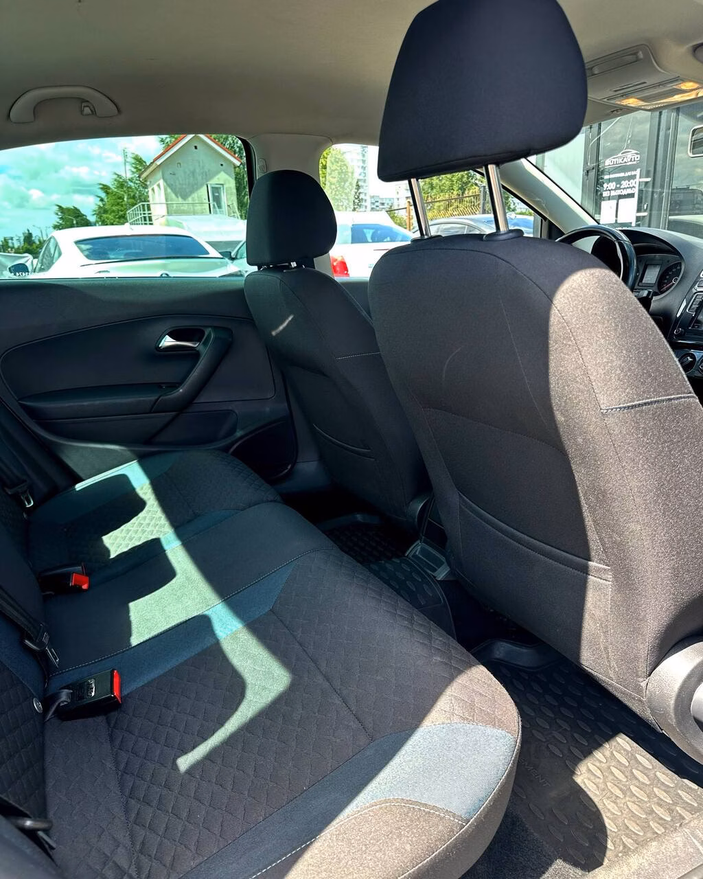 Volkswagen Polo Sedan фото 13
