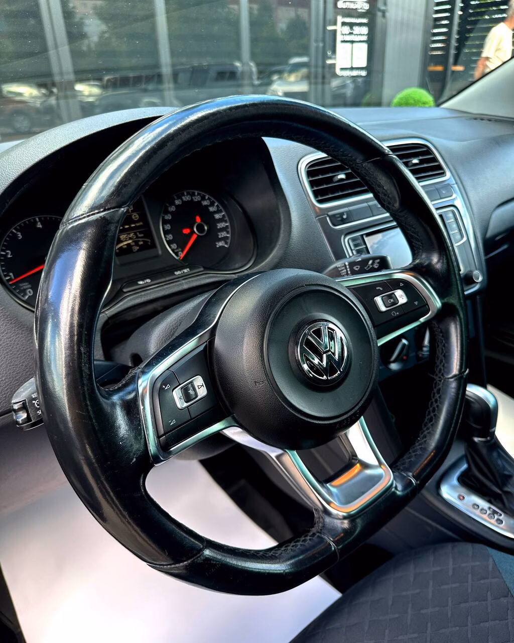 Volkswagen Polo Sedan фото 15