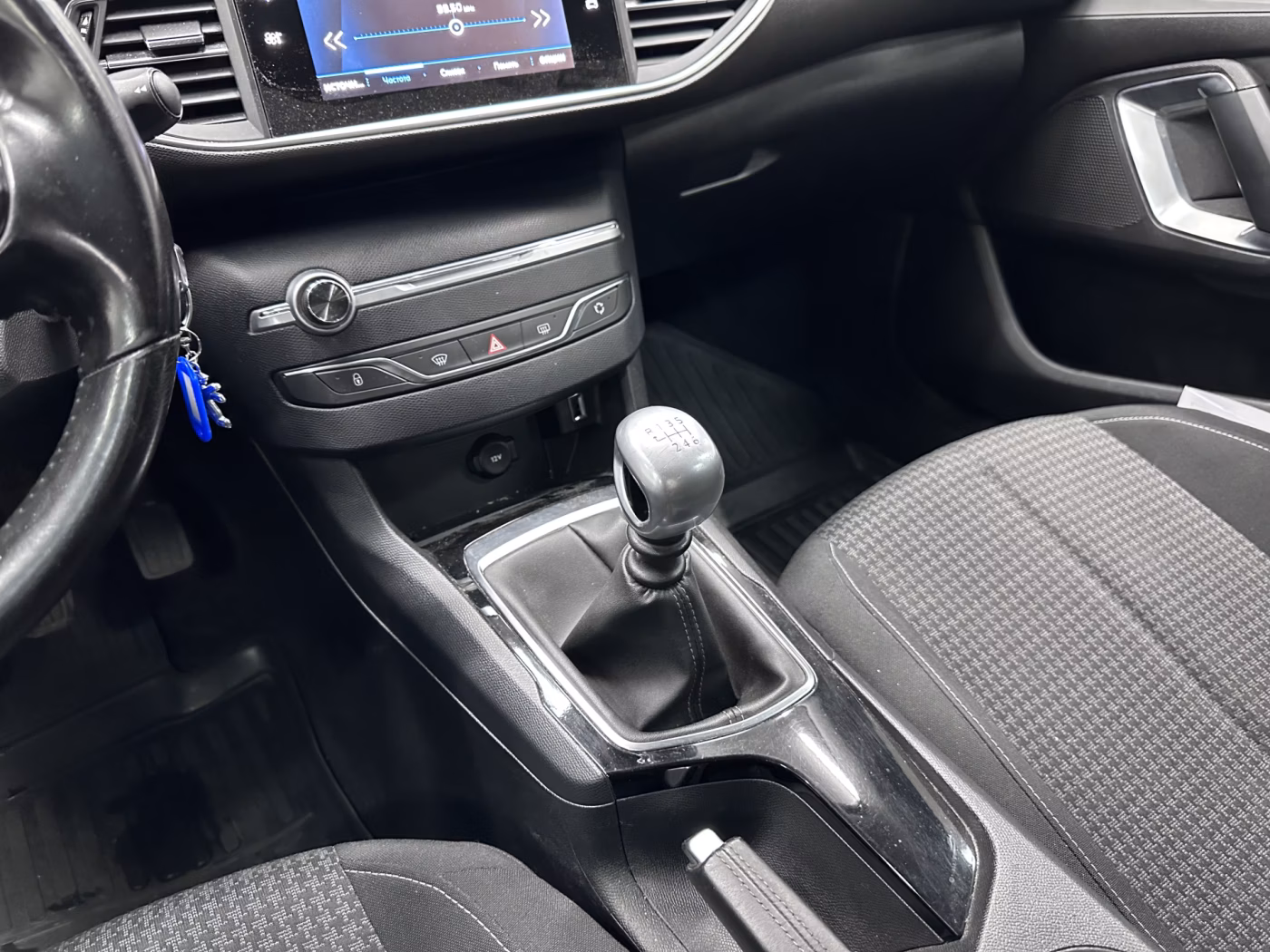 Peugeot 308 фото 14