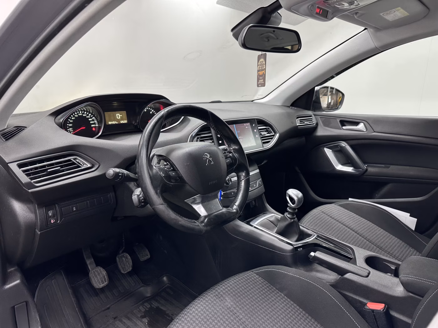 Peugeot 308 фото 7