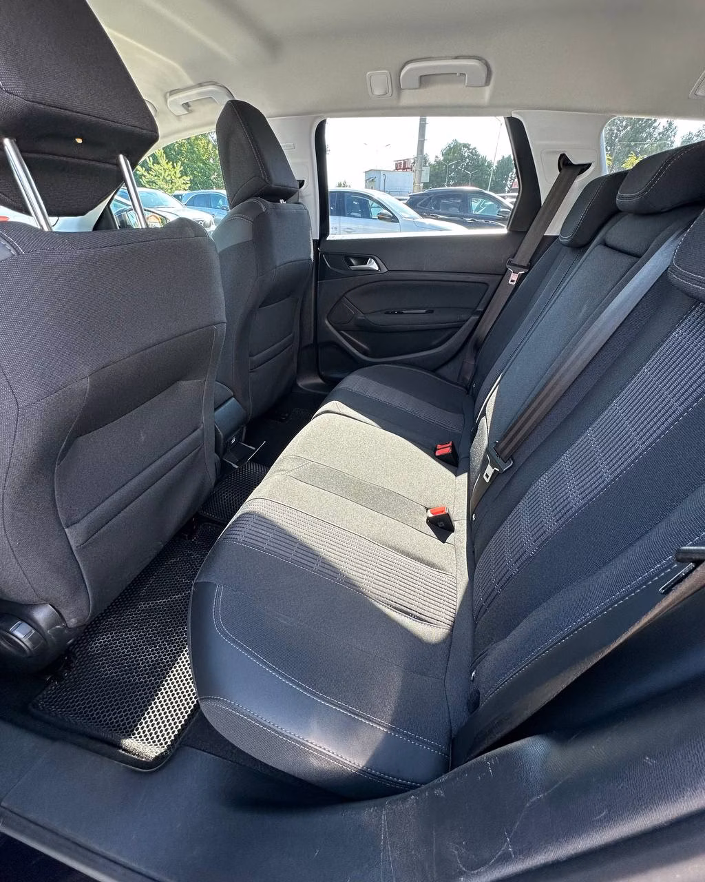 Peugeot 308 фото 10