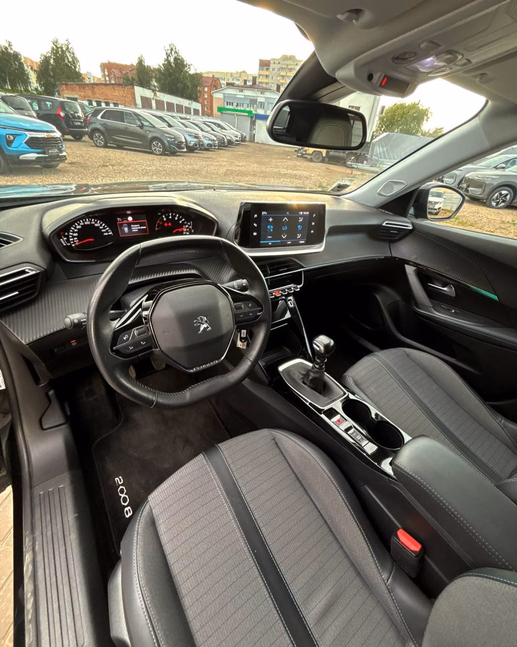 Peugeot 2008 фото 9