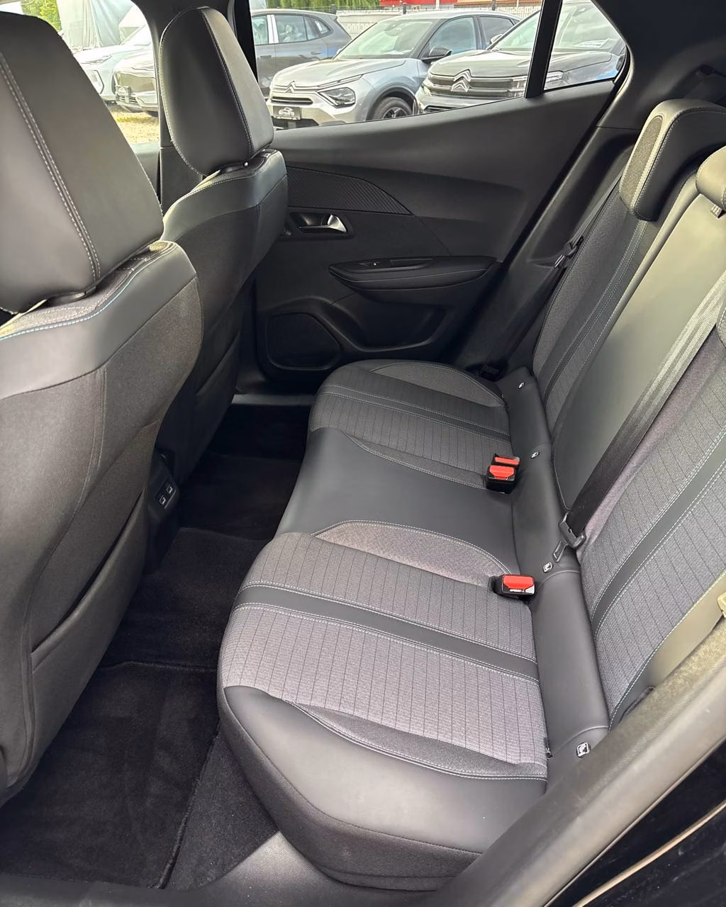 Peugeot 2008 фото 13