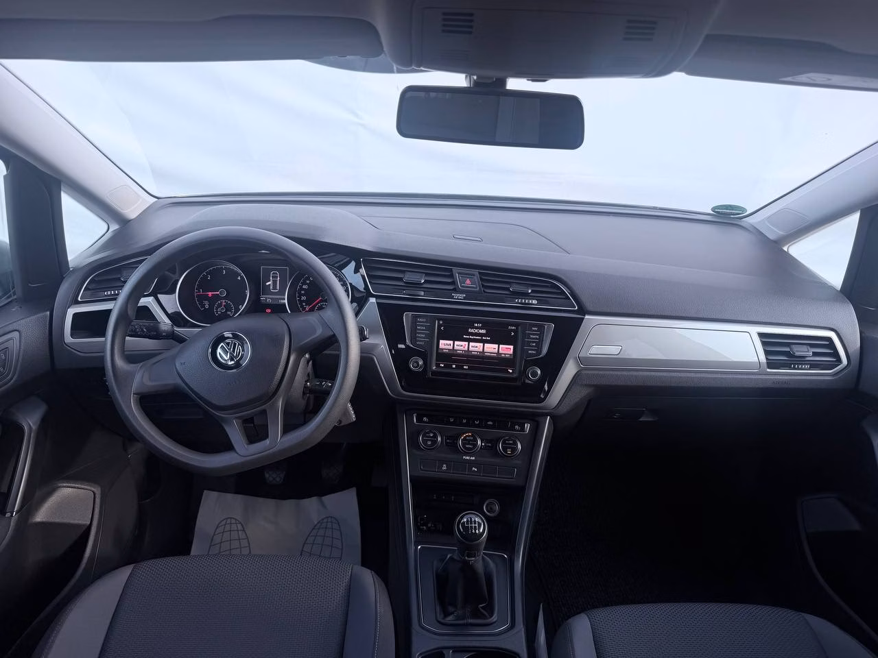 Volkswagen Touran фото 9