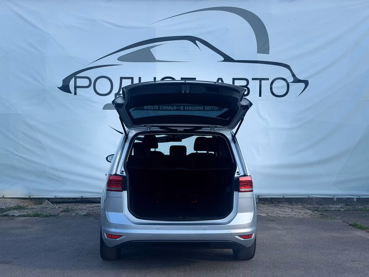 Volkswagen Touran фото 7