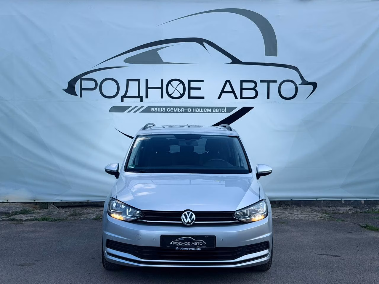 Volkswagen Touran фото 2