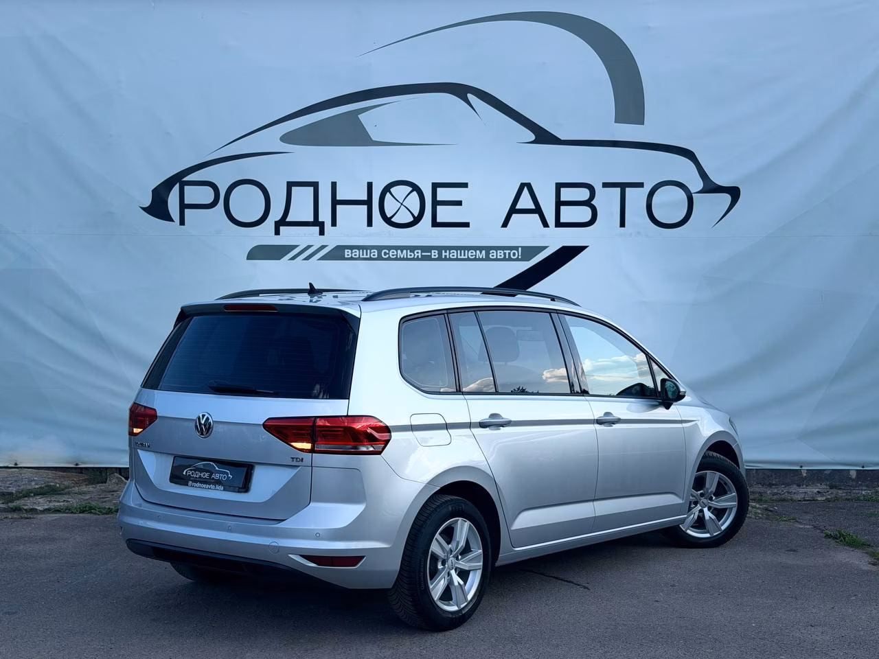 Volkswagen Touran фото 6