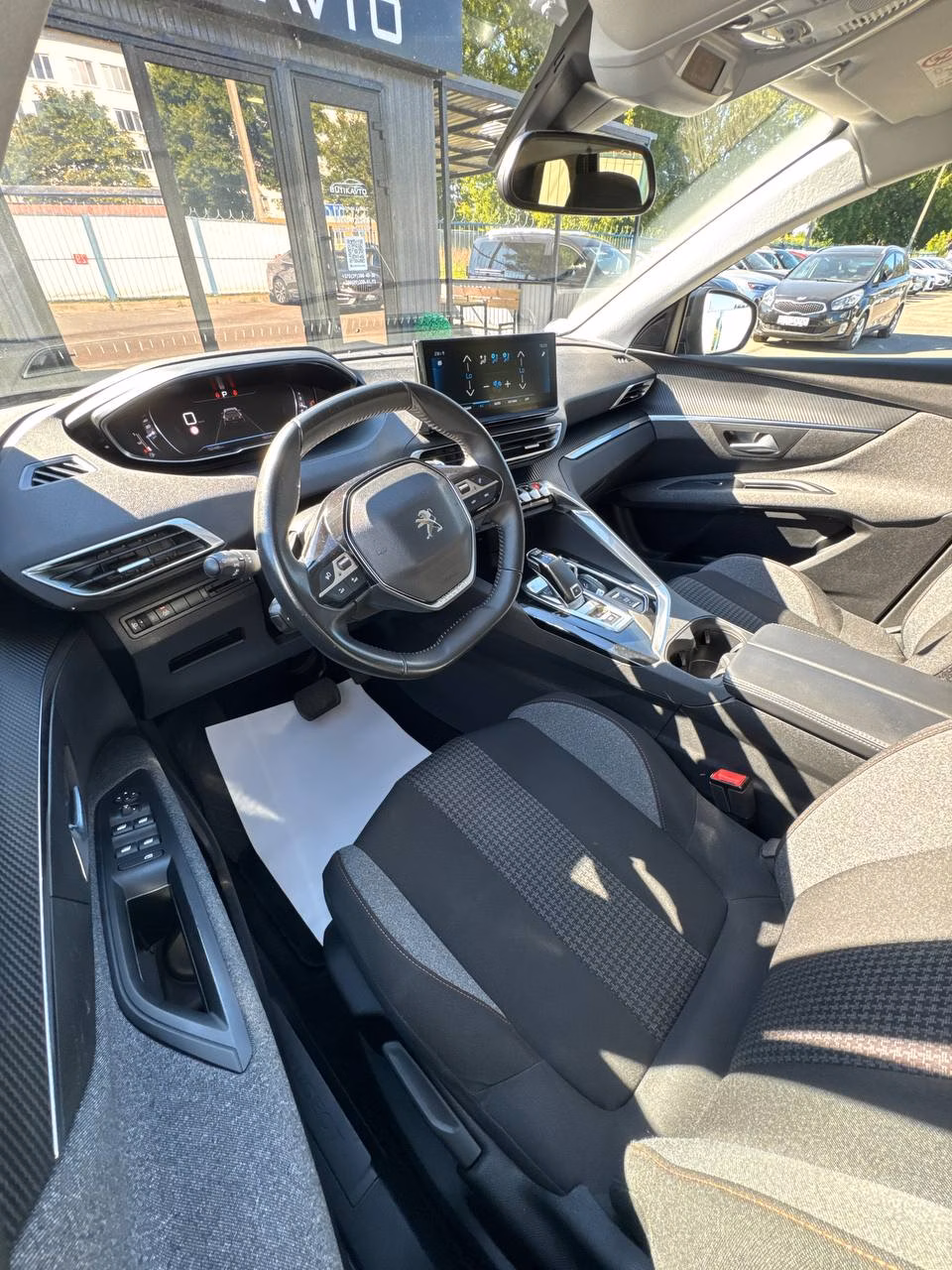 Peugeot 5008 фото 9