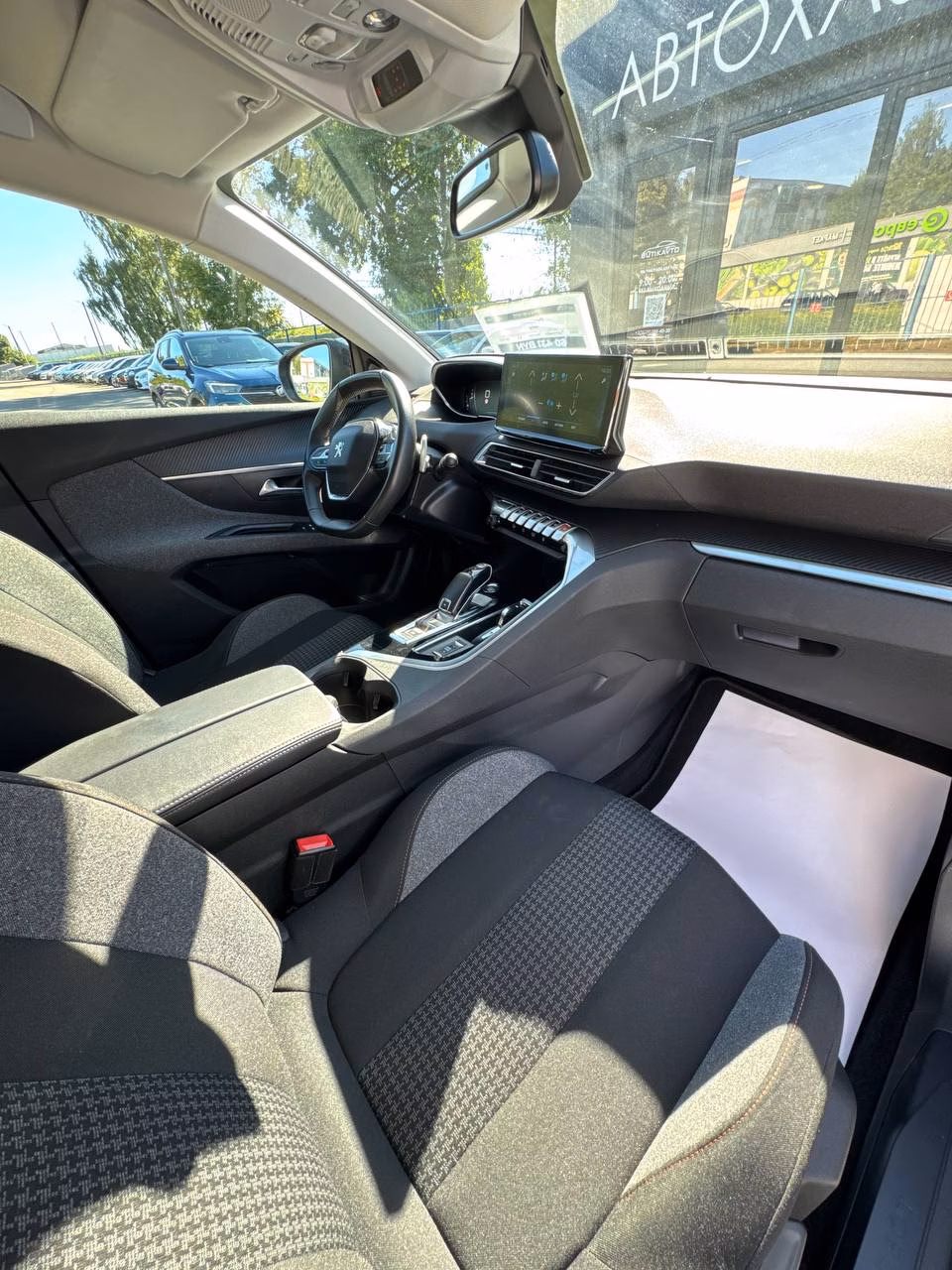 Peugeot 5008 фото 10