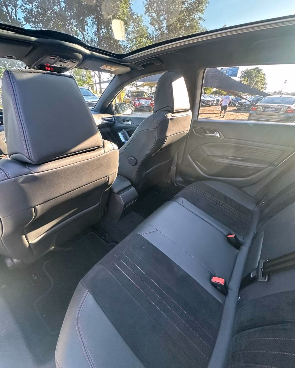 Peugeot 308 фото 12