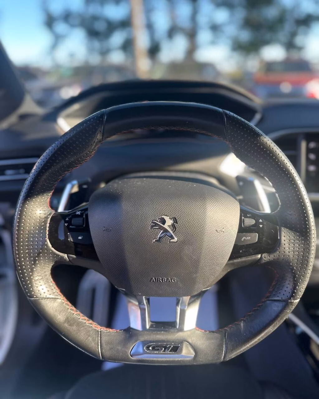 Peugeot 308 фото 15