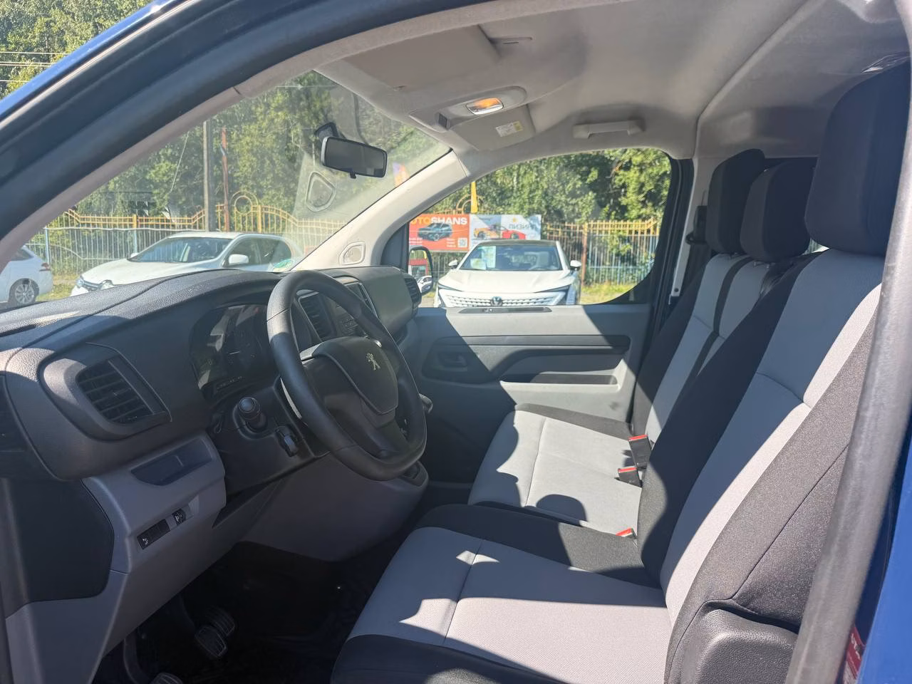 Peugeot Expert фото 8