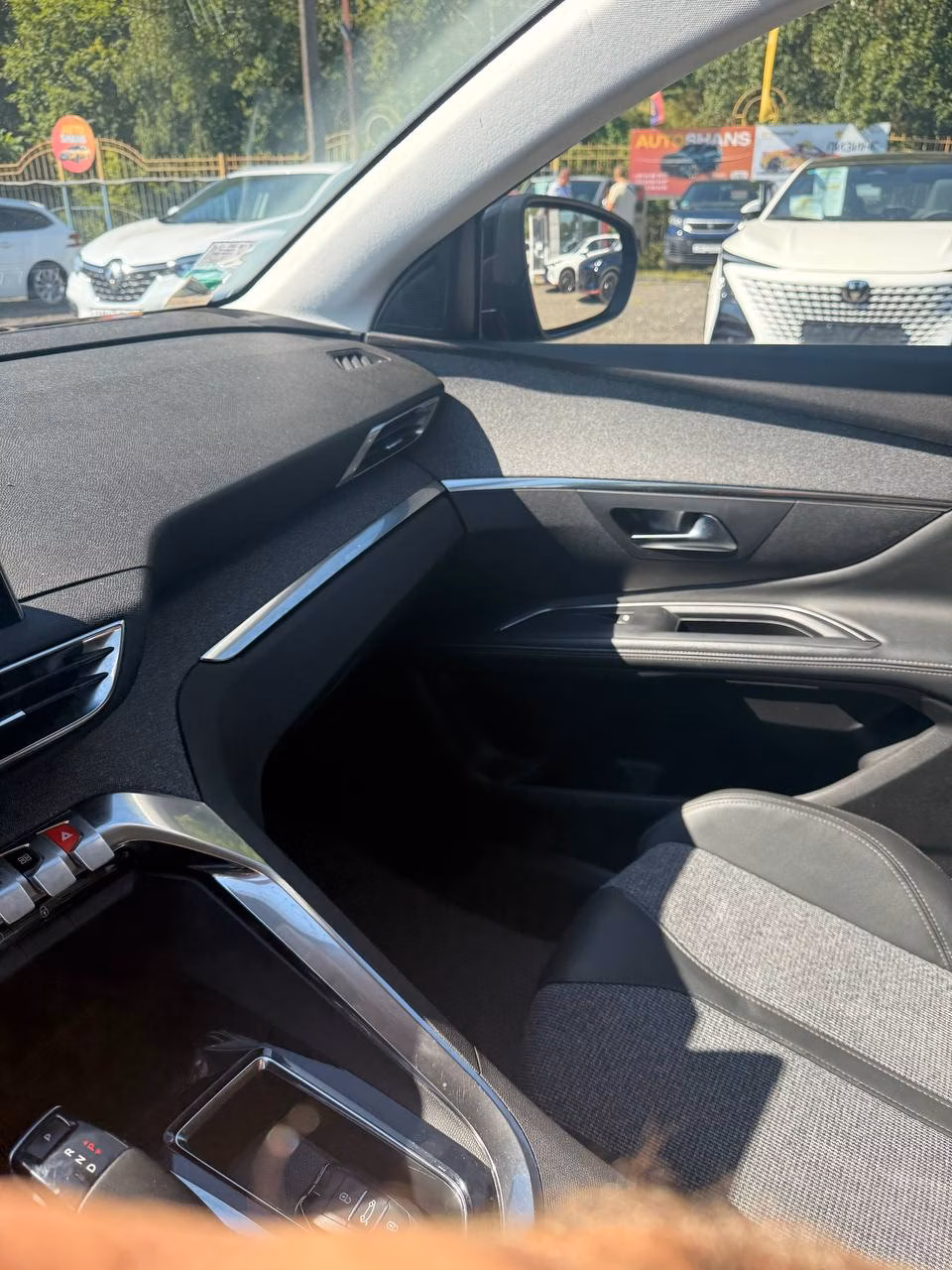 Peugeot 5008 фото 10