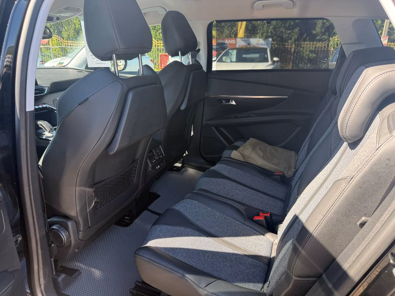 Peugeot 5008 фото 14