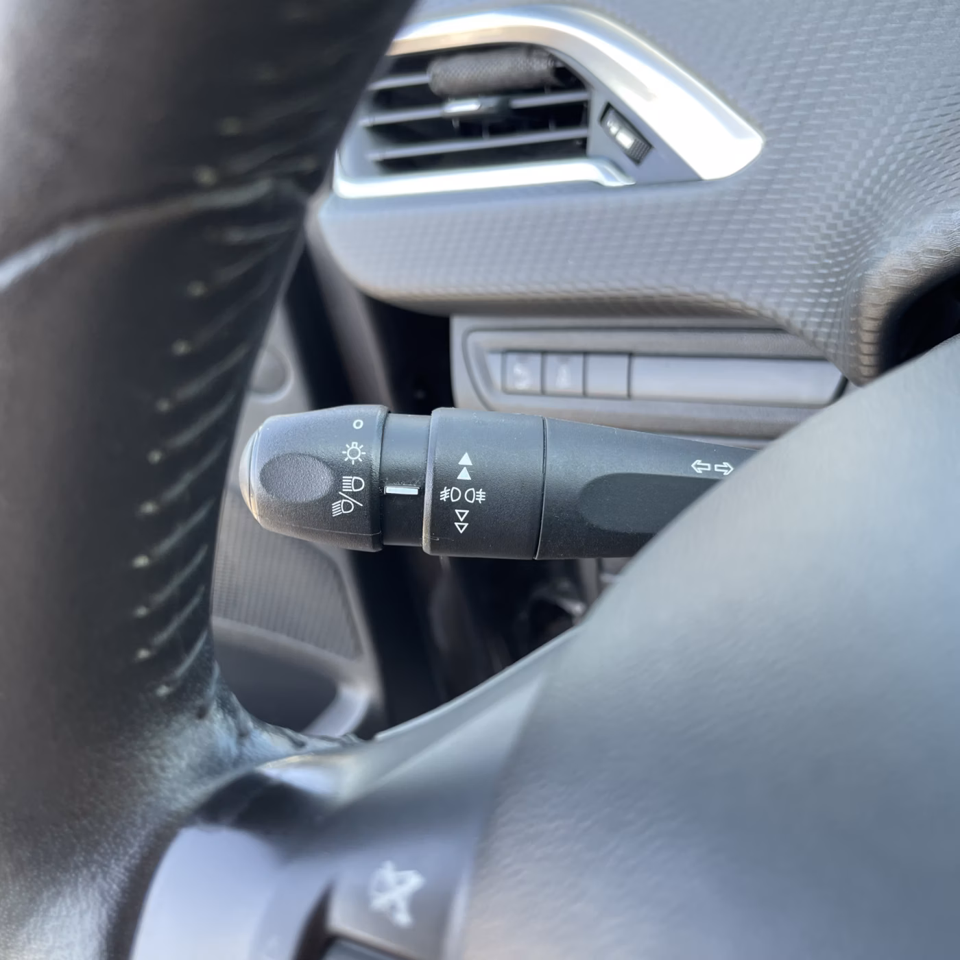 Peugeot 2008 фото 17