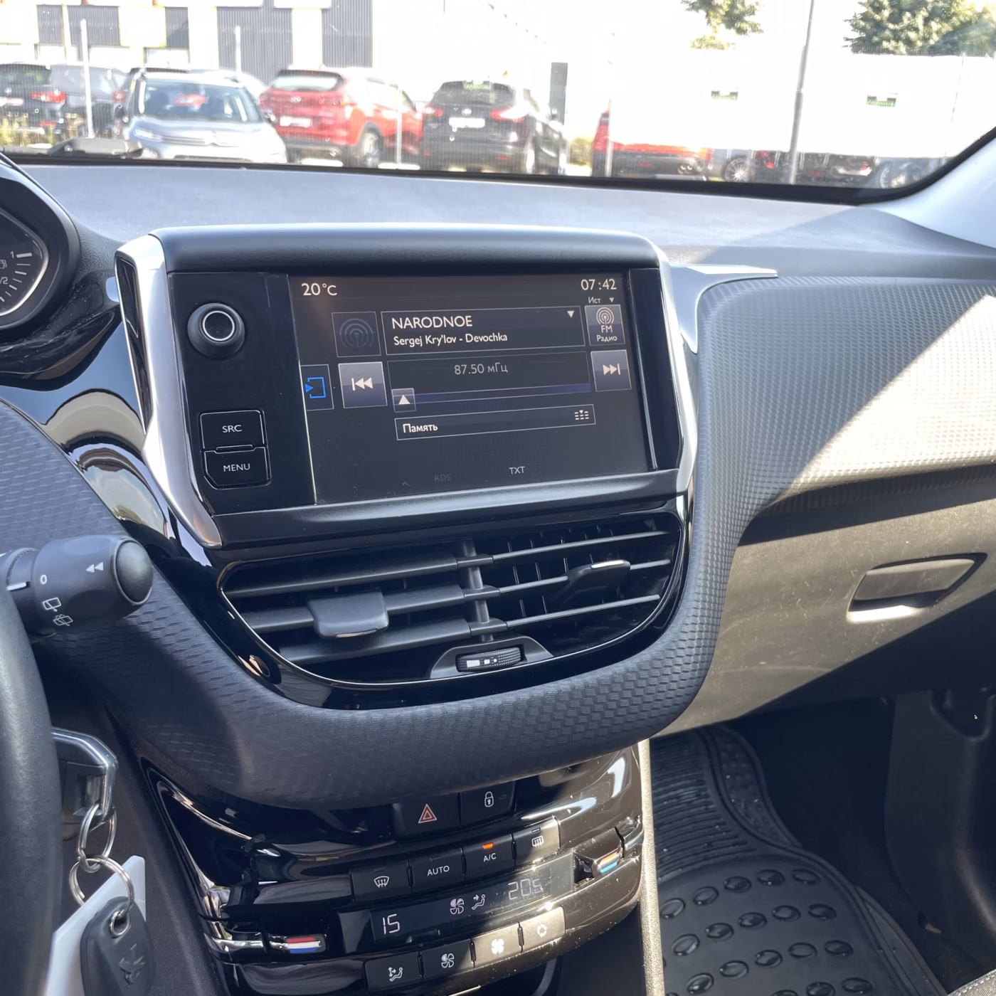Peugeot 2008 фото 20
