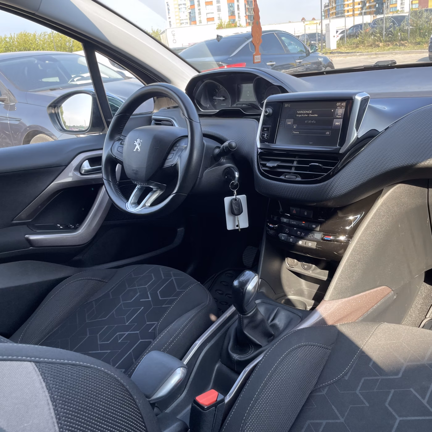 Peugeot 2008 фото 24
