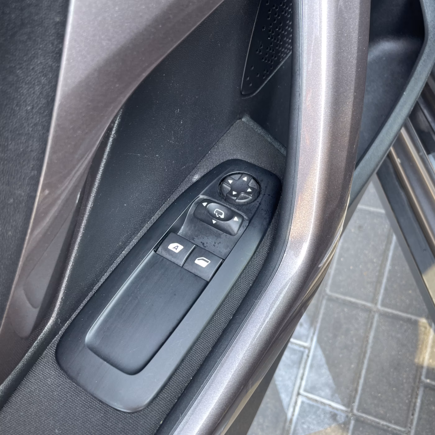Peugeot 2008 фото 11