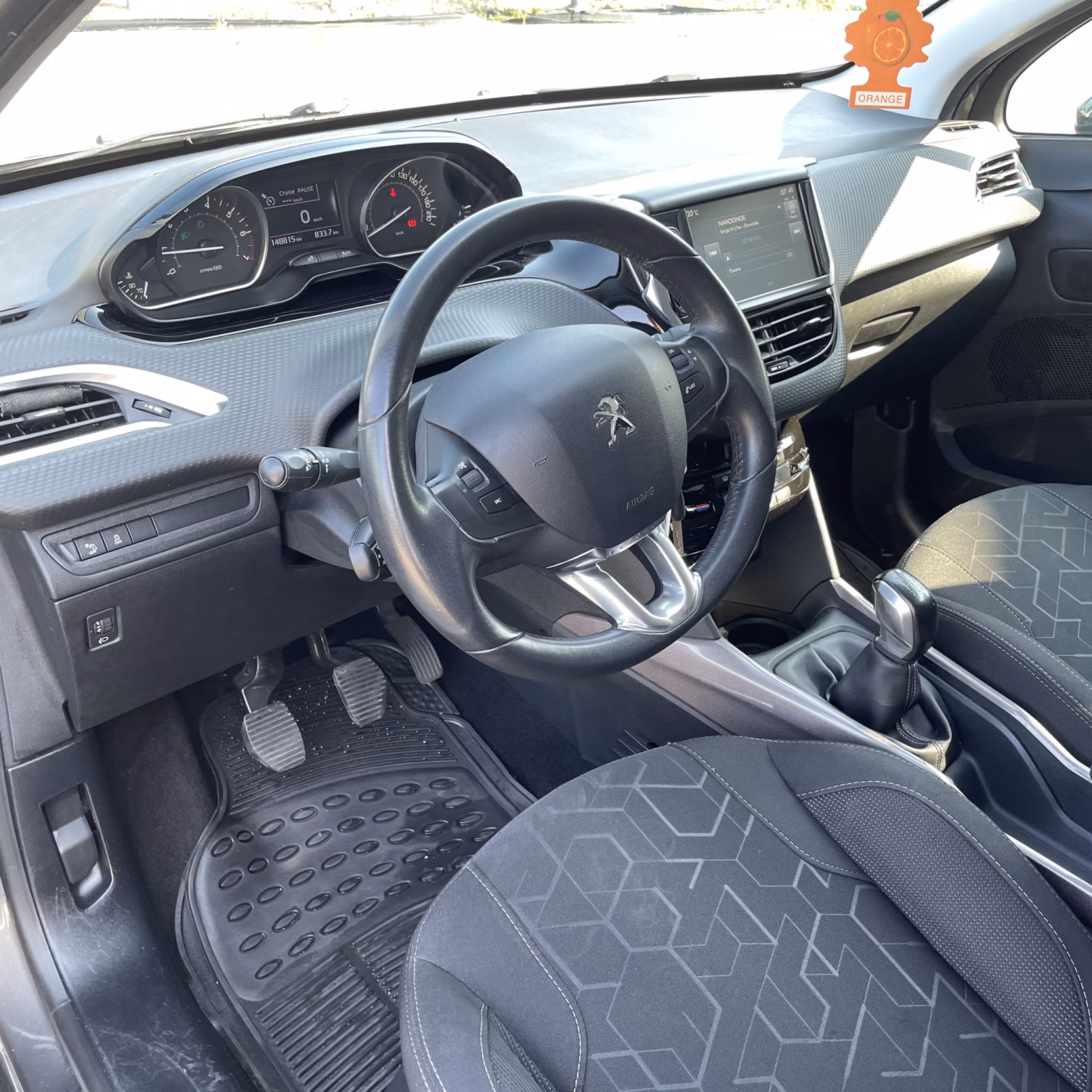 Peugeot 2008 фото 13