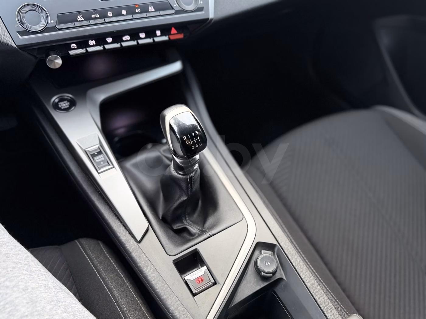Peugeot 308 фото 16