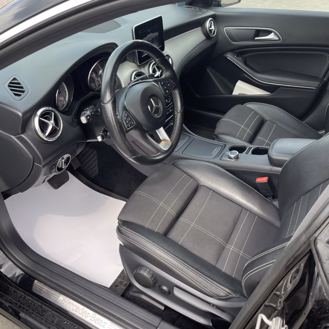 Mercedes-Benz CLA фото 10
