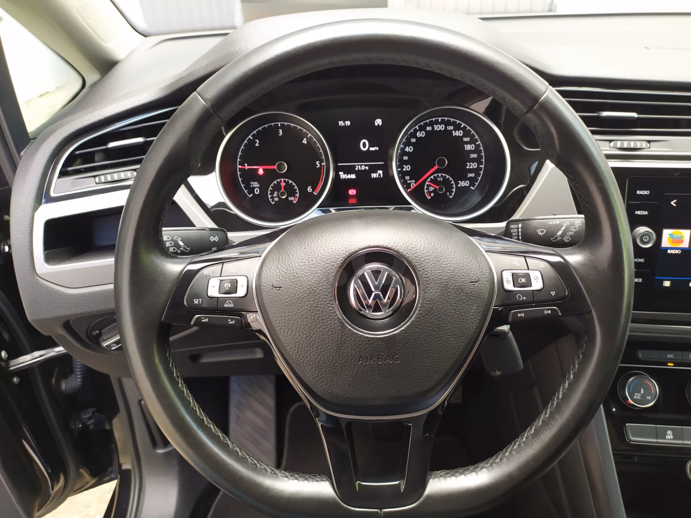 Volkswagen Touran фото 16