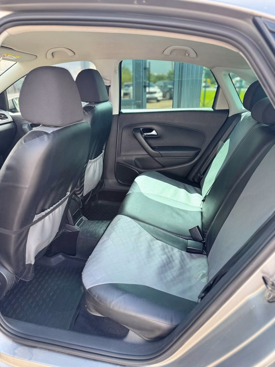 Volkswagen Polo Sedan фото 15