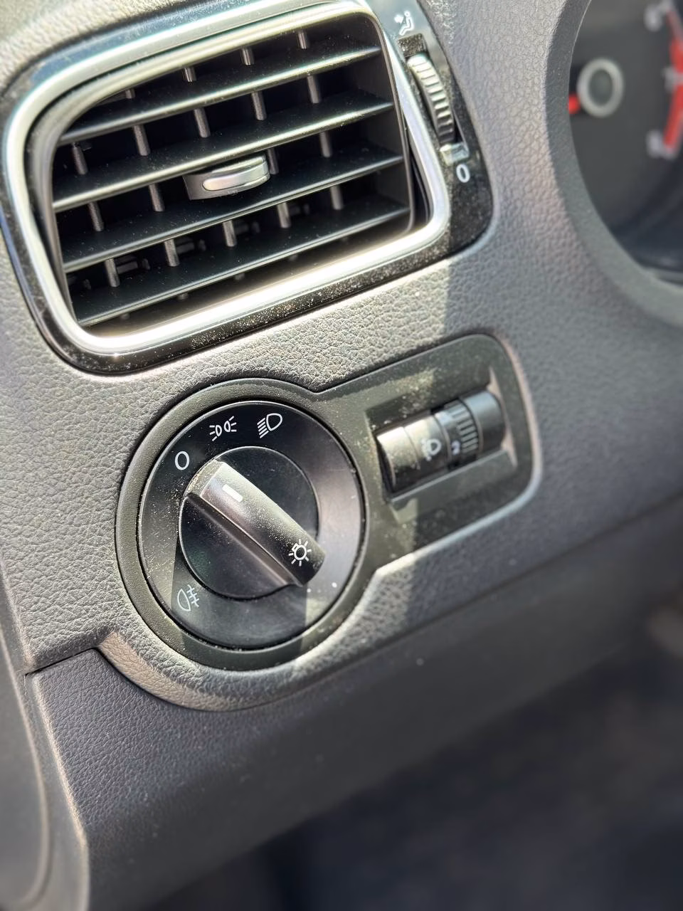 Volkswagen Polo Sedan фото 11