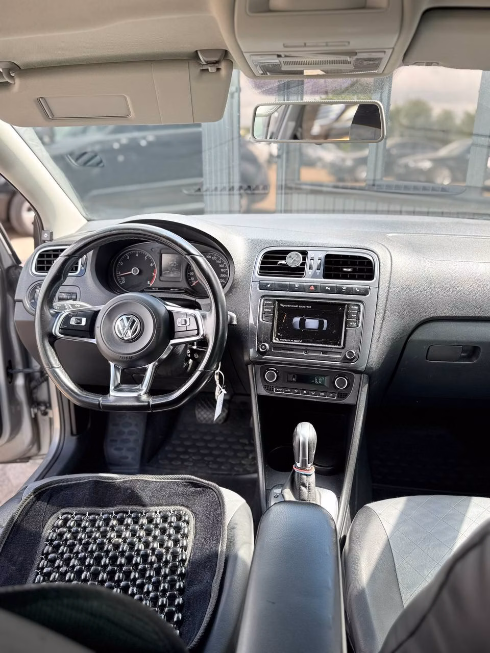 Volkswagen Polo Sedan фото 14