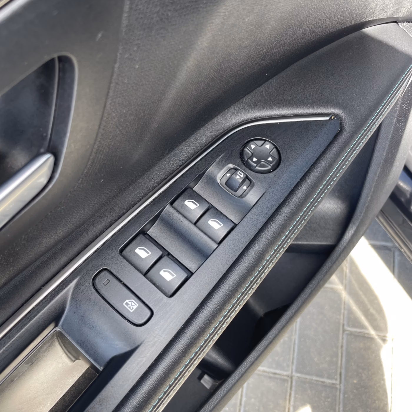 Peugeot 5008 фото 13