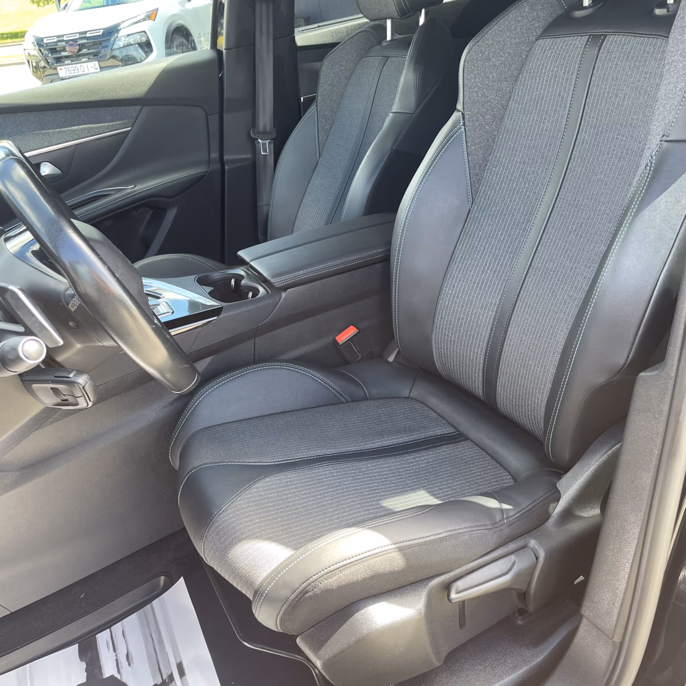 Peugeot 5008 фото 14