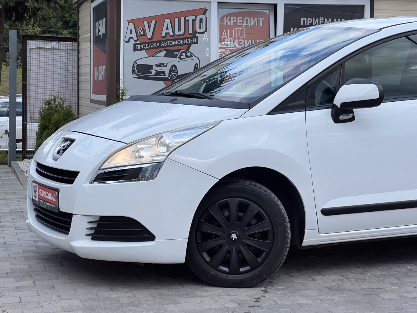 Peugeot 5008 фото 10