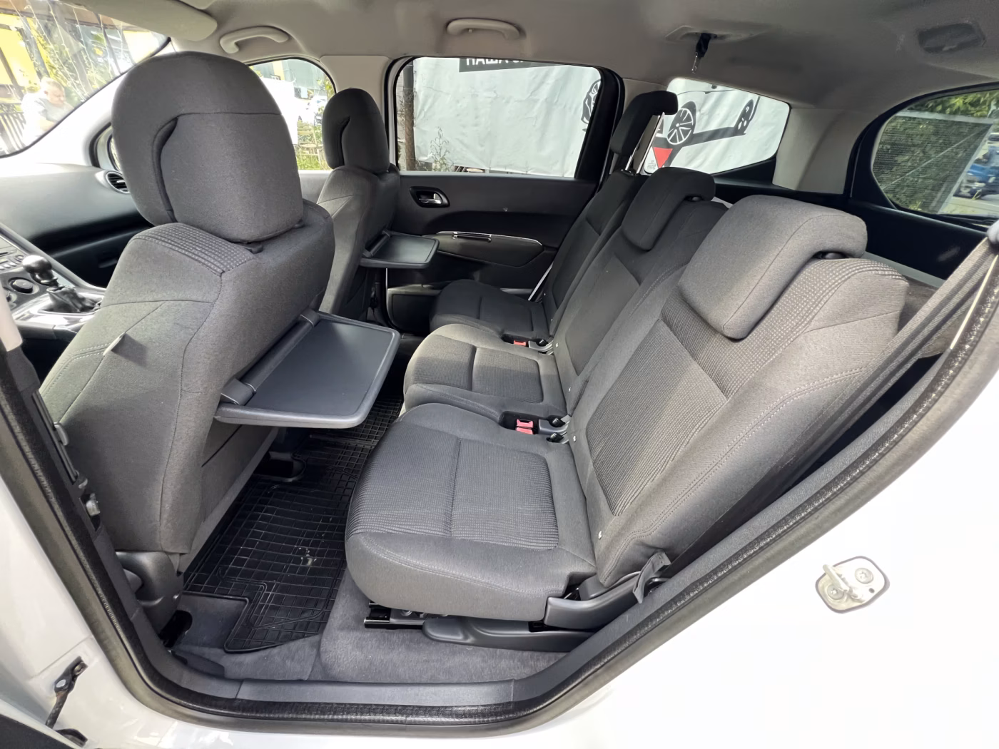 Peugeot 5008 фото 18