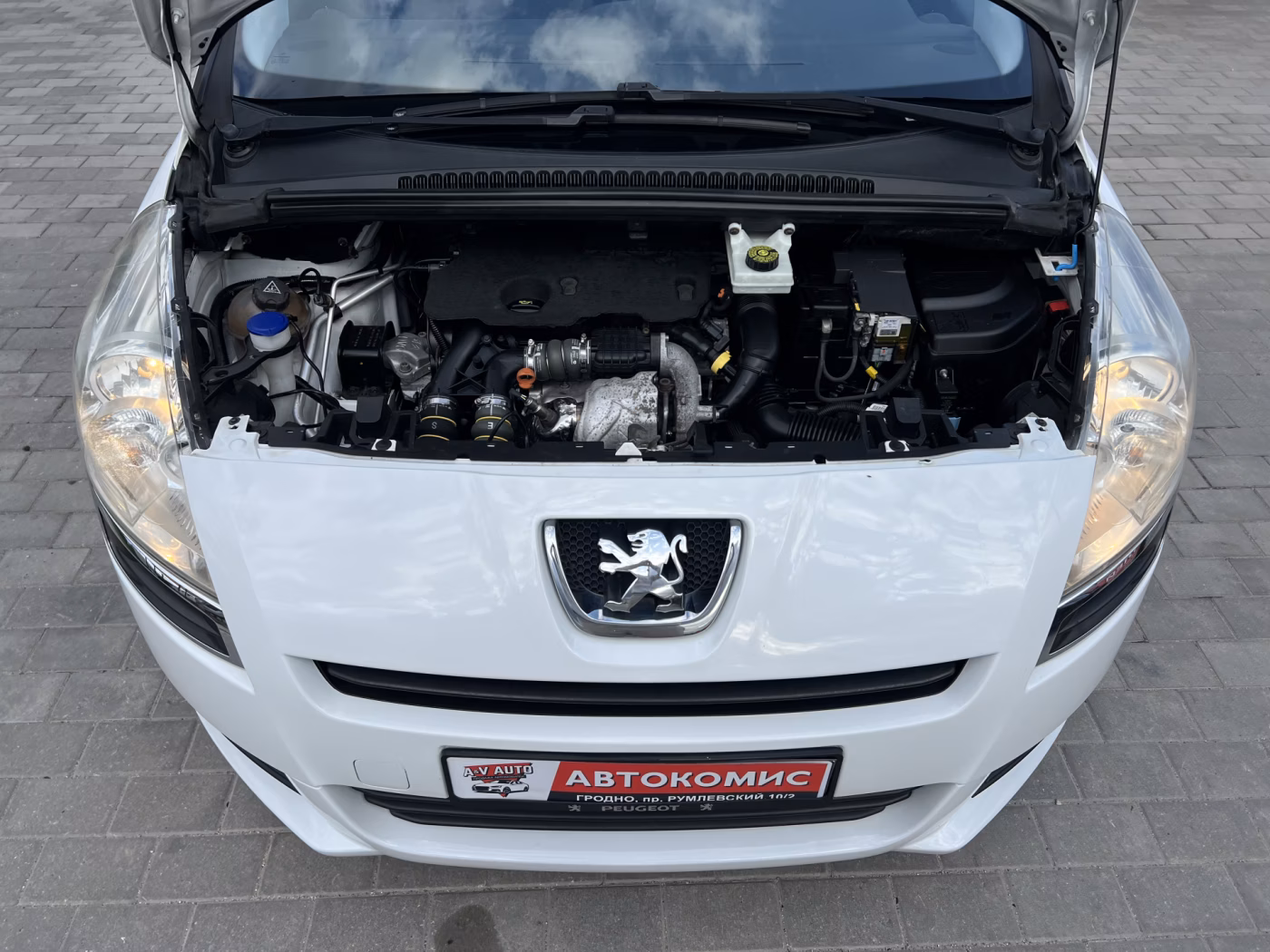 Peugeot 5008 фото 11