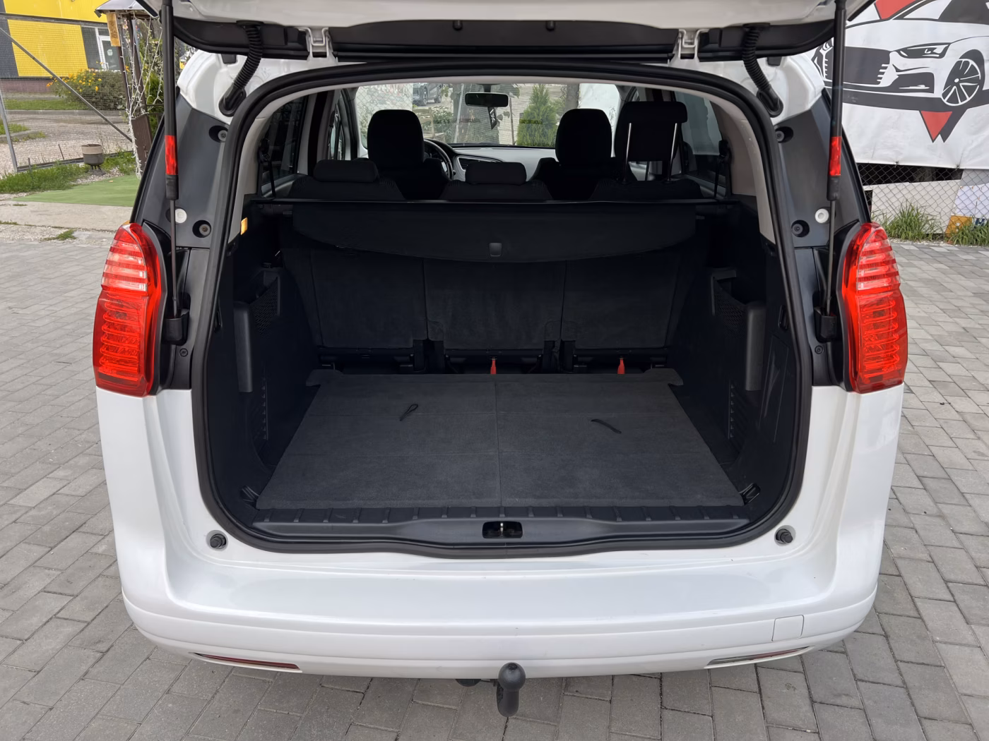 Peugeot 5008 фото 12