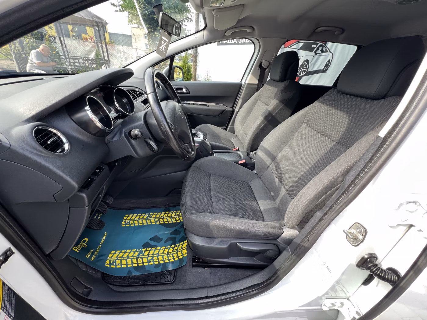 Peugeot 5008 фото 14