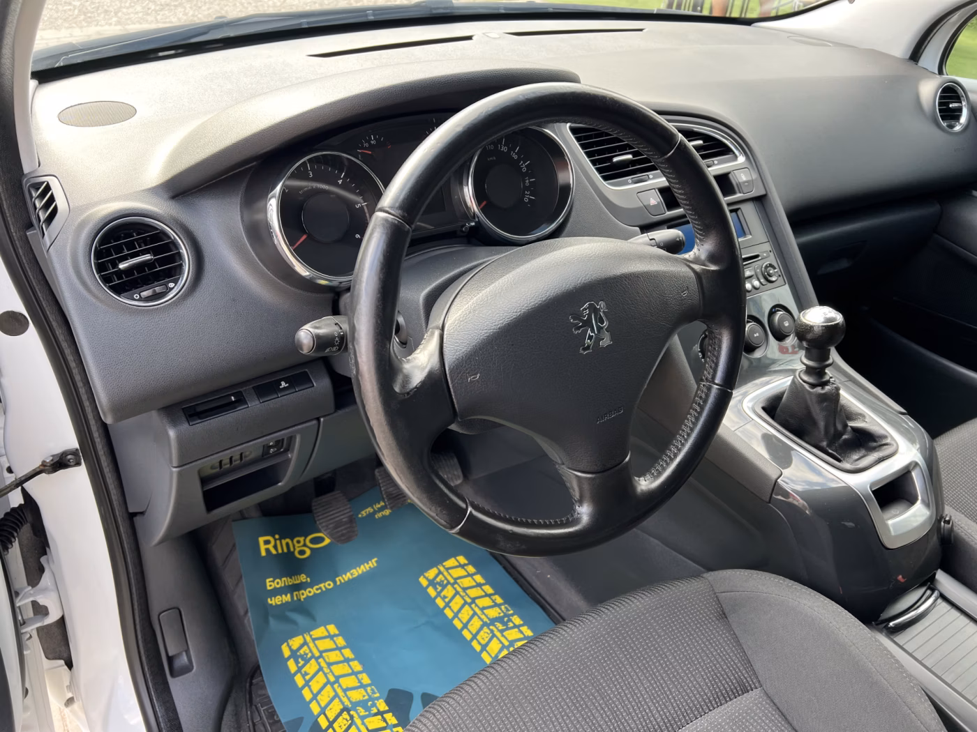 Peugeot 5008 фото 17