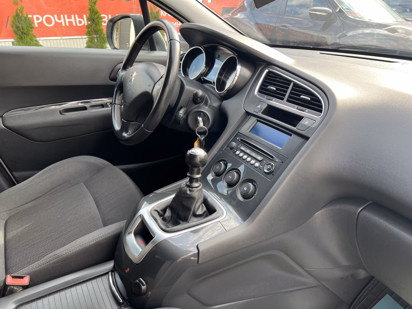 Peugeot 5008 фото 26