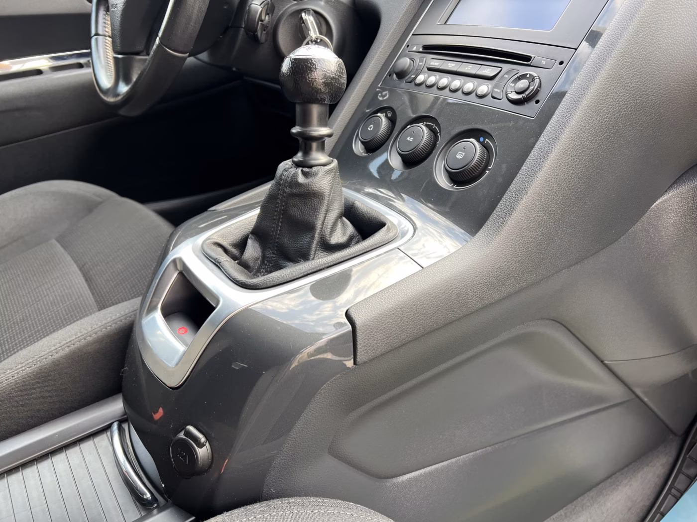 Peugeot 5008 фото 27