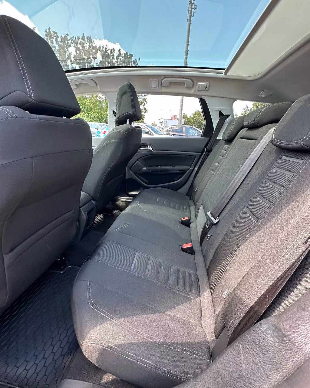 Peugeot 308 фото 11