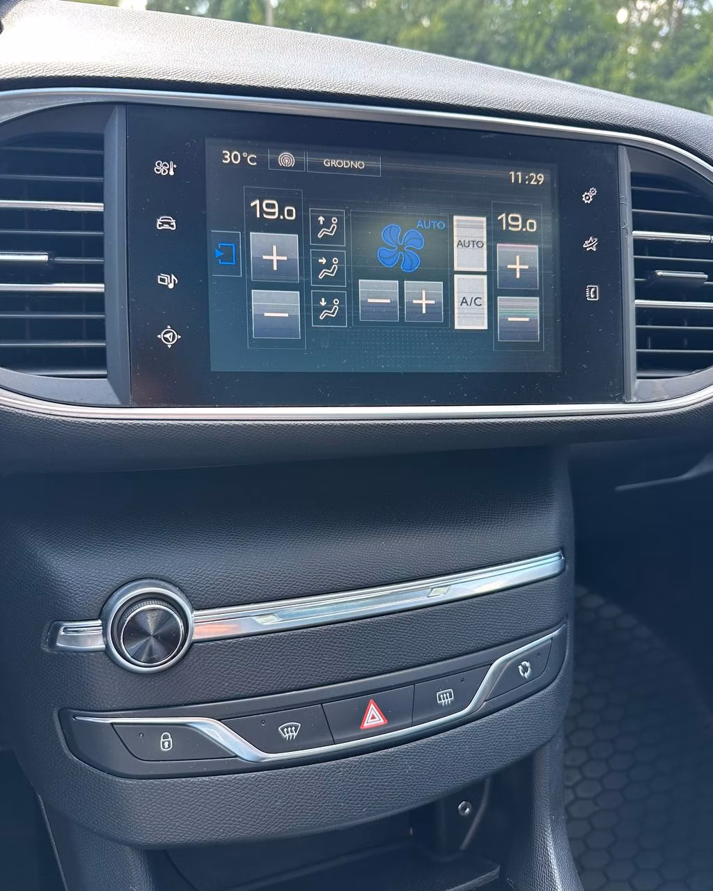 Peugeot 308 фото 12