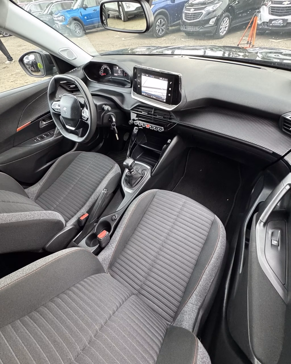 Peugeot 2008 фото 14