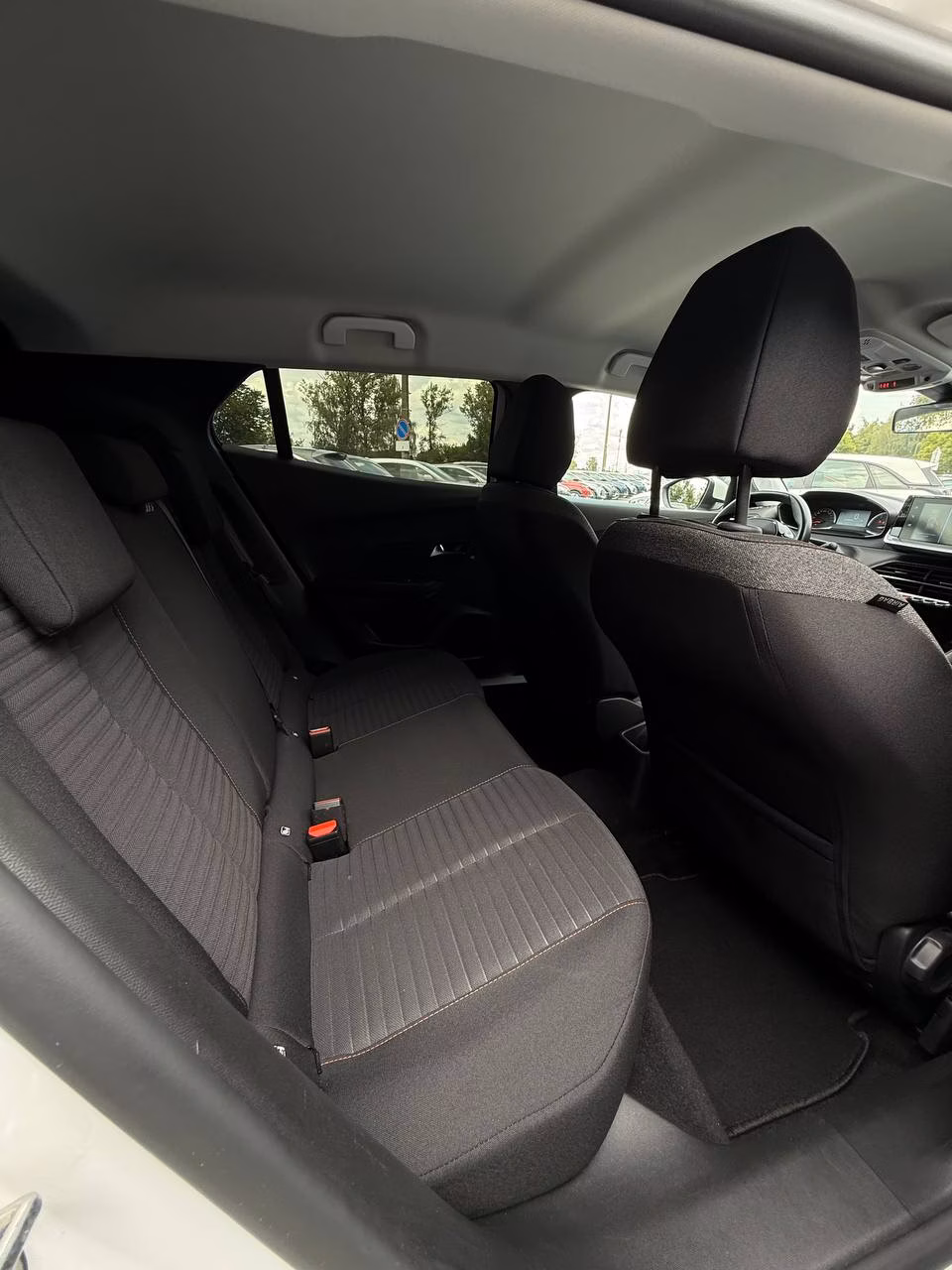 Peugeot 2008 фото 13
